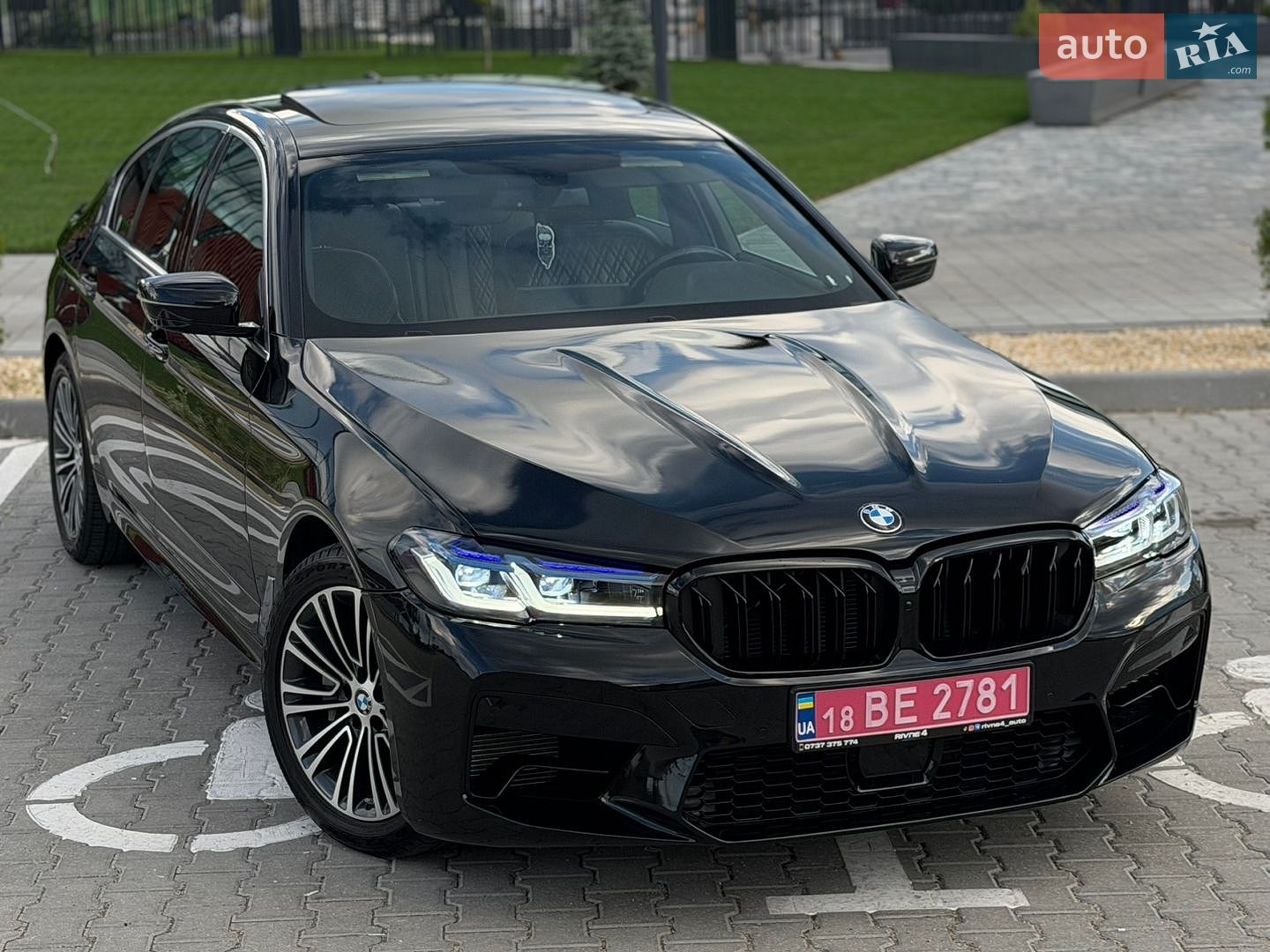 BMW 5 Series 2017 VIN WBAJA7C37HG907215 фото оголошення 2 з 40