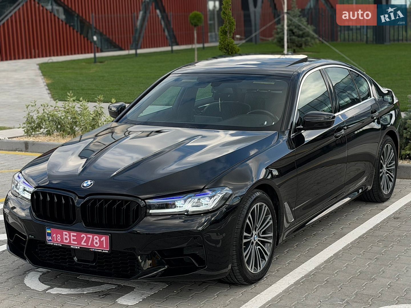 BMW 5 Series 2017 VIN WBAJA7C37HG907215 фото оголошення 6 з 40