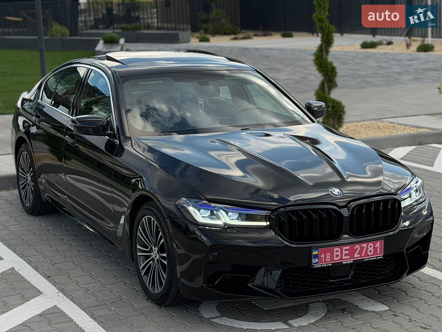 BMW 5 Series 2017 VIN WBAJA7C37HG907215 фото оголошення 8 з 40