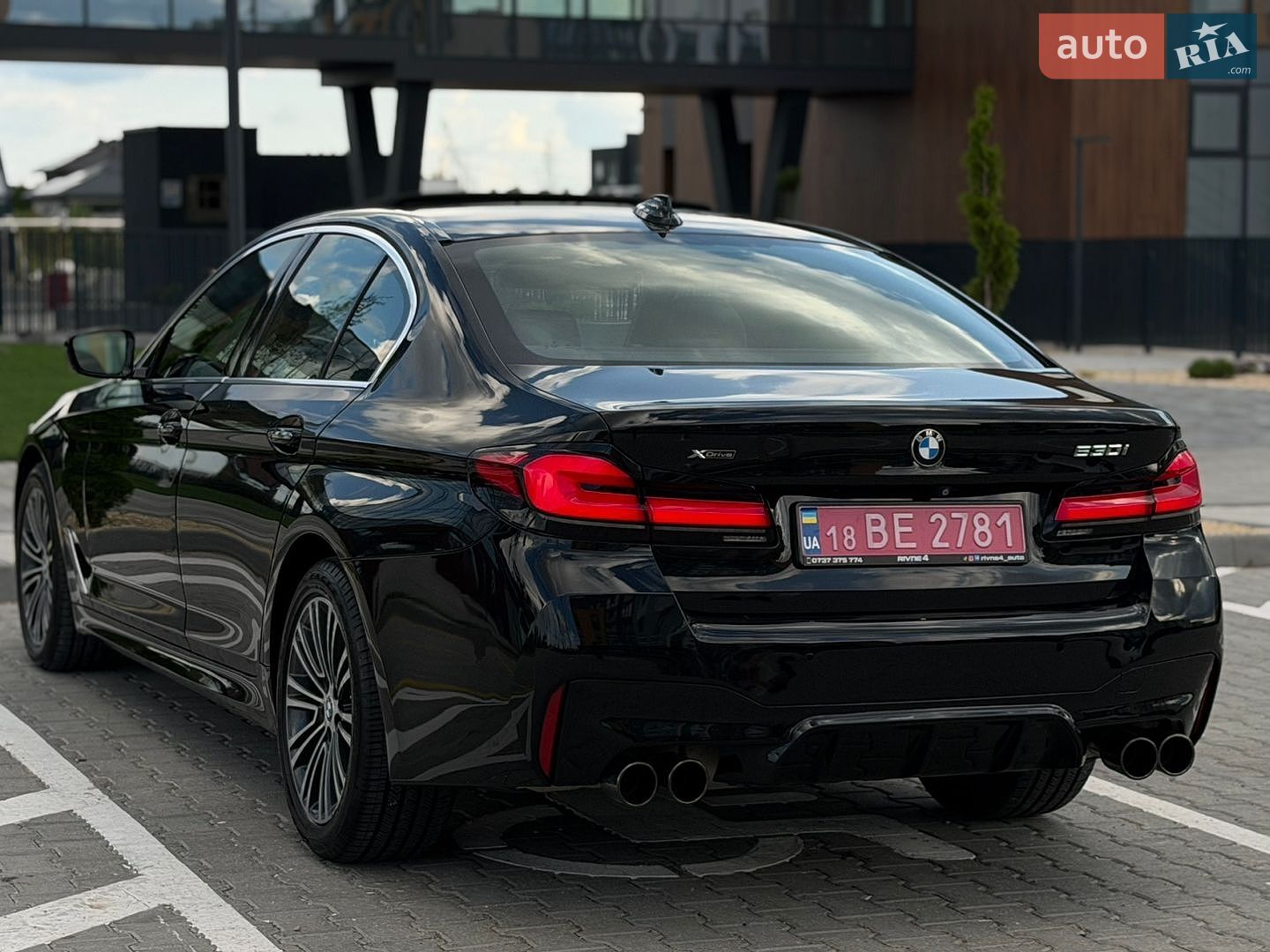 BMW 5 Series 2017 VIN WBAJA7C37HG907215 фото оголошення 12 з 40