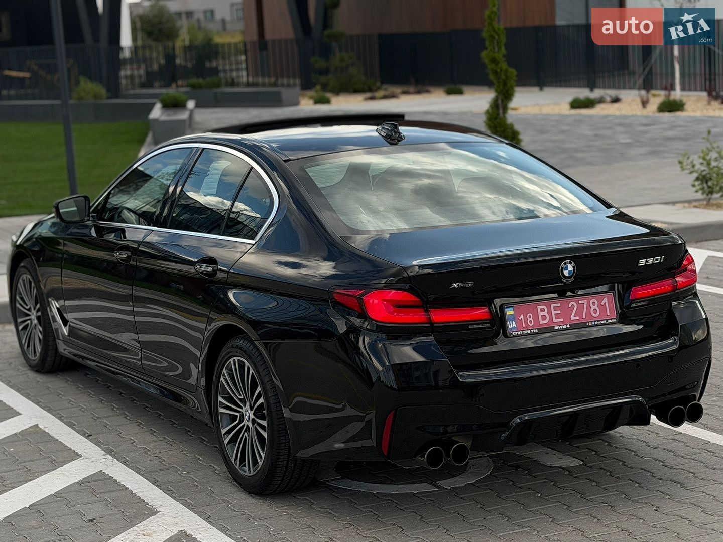 BMW 5 Series 2017 VIN WBAJA7C37HG907215 фото оголошення 15 з 40