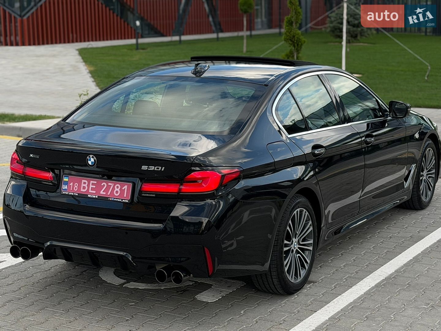 BMW 5 Series 2017 VIN WBAJA7C37HG907215 фото оголошення 17 з 40