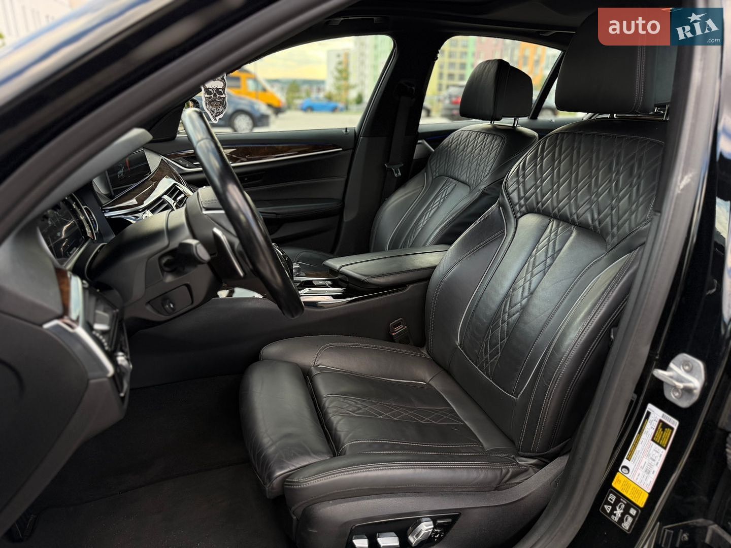 BMW 5 Series 2017 VIN WBAJA7C37HG907215 фото оголошення 18 з 36