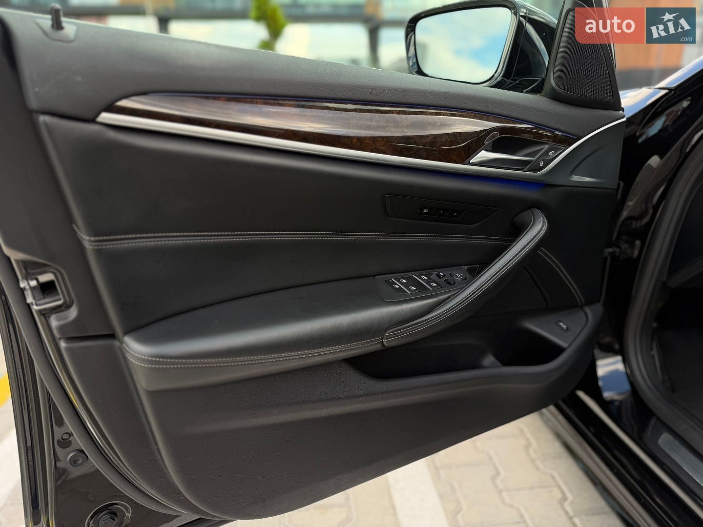 BMW 5 Series 2017 VIN WBAJA7C37HG907215 фото оголошення 20 з 36
