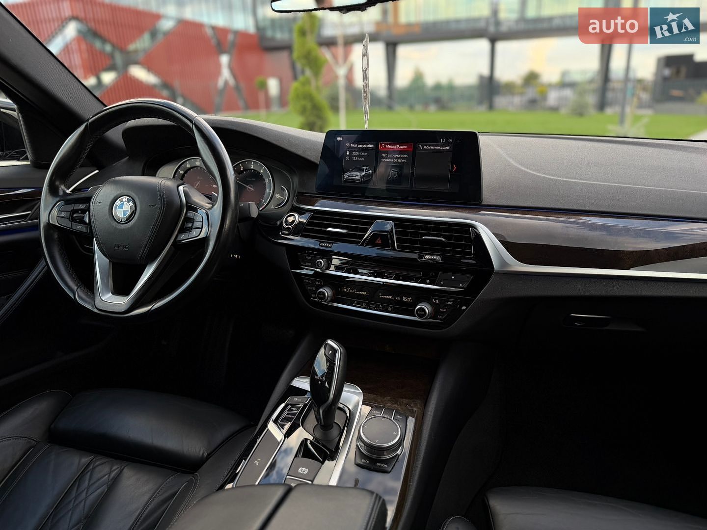 BMW 5 Series 2017 VIN WBAJA7C37HG907215 фото оголошення 31 з 40