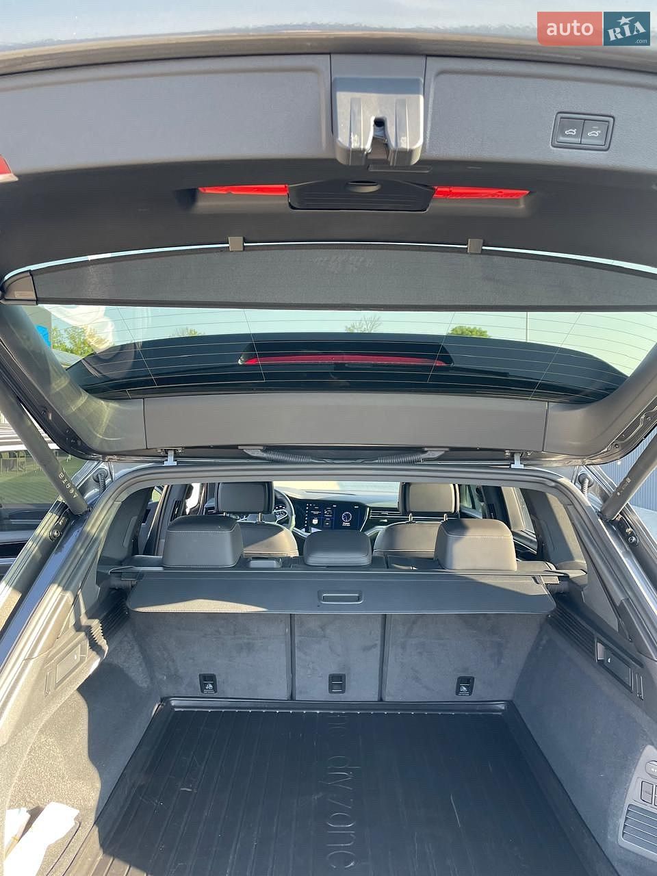 Volkswagen Touareg 2024 VIN WVGZZZCR8RD017285 фото оголошення 27 з 28