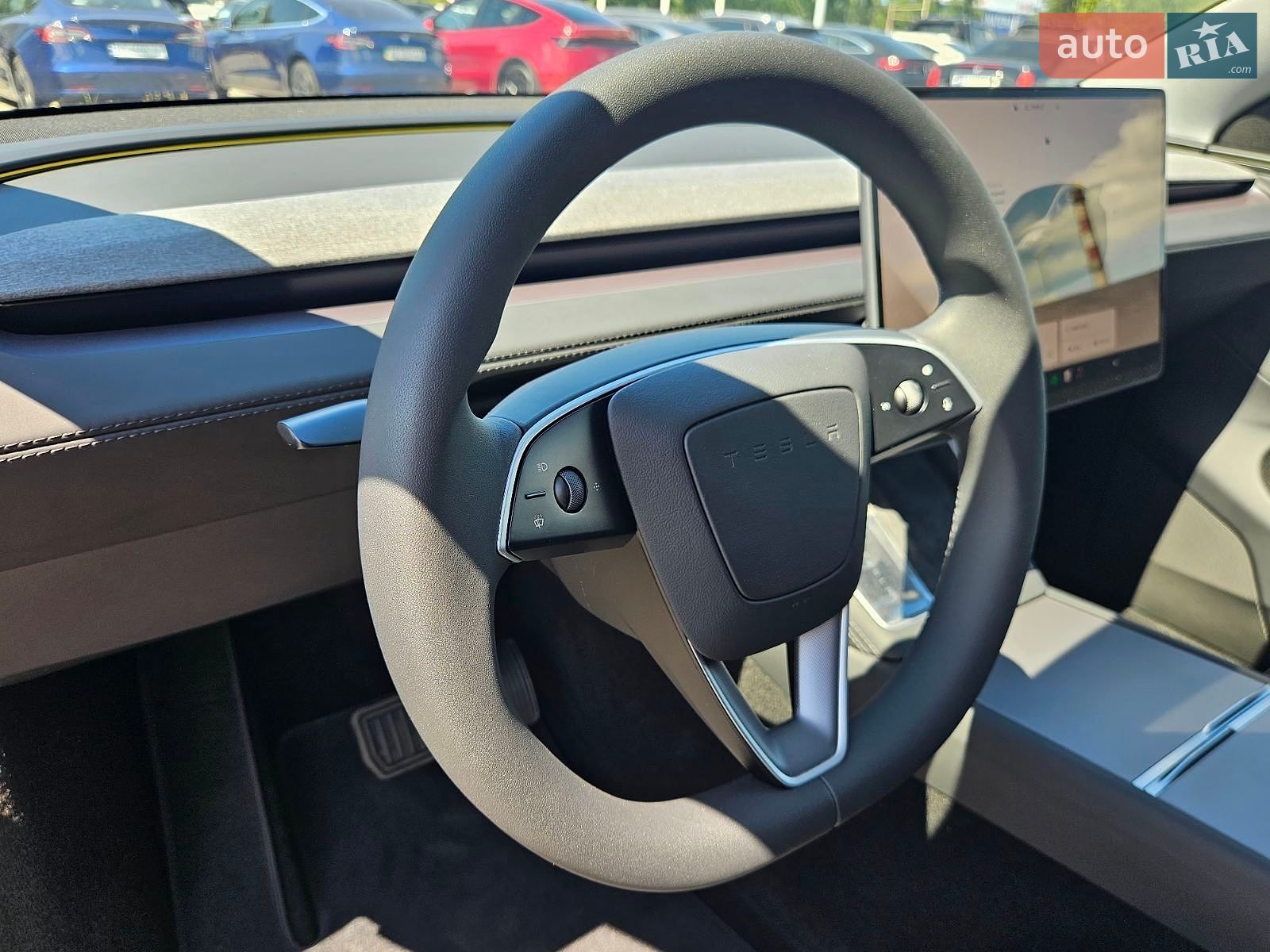 Tesla Model Y 2025 VIN 7SAYGDEE8TA459793 фото оголошення 18 з 34