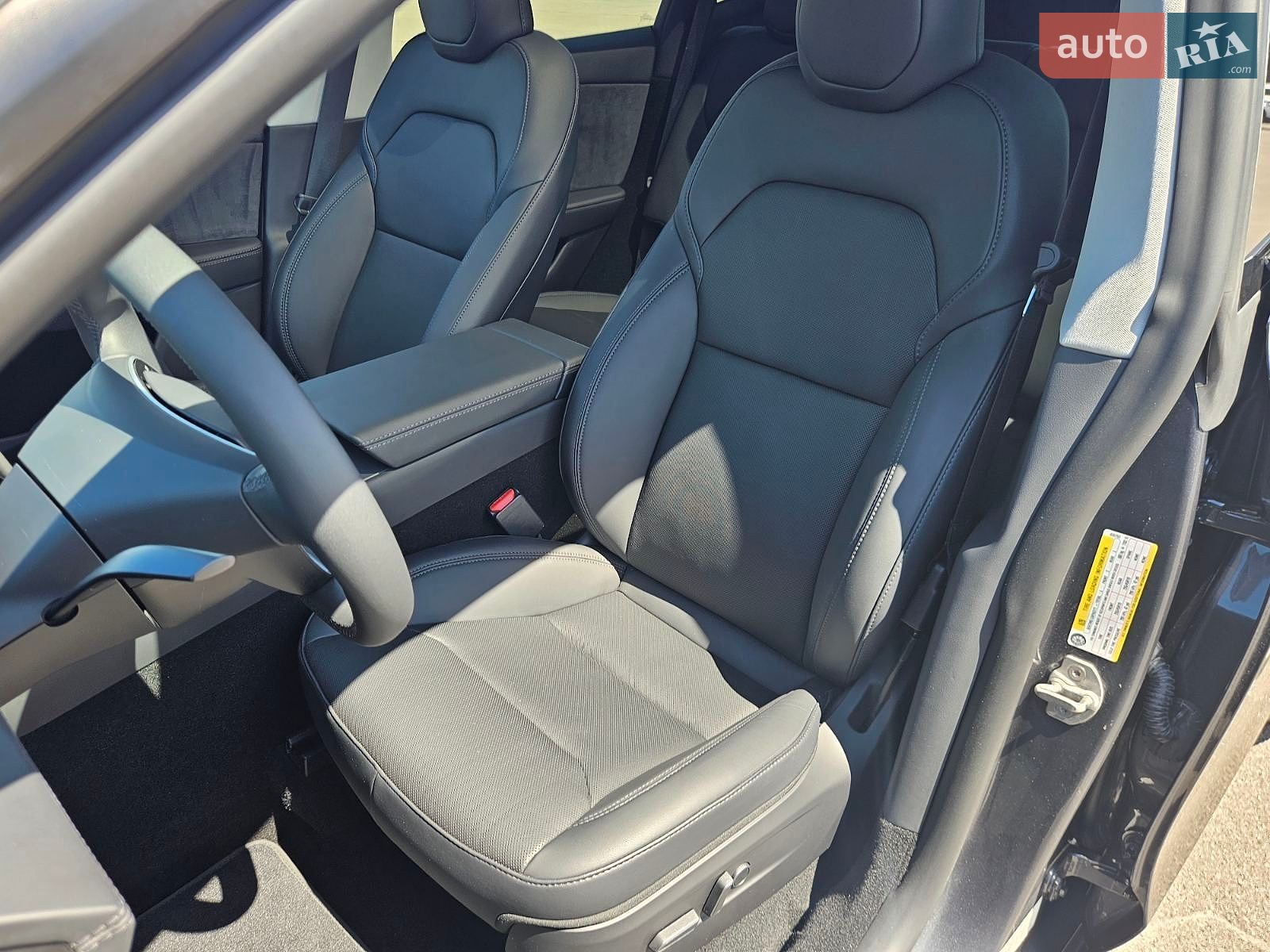 Tesla Model Y 2025 VIN 7SAYGDEE8TA459793 фото оголошення 19 з 34