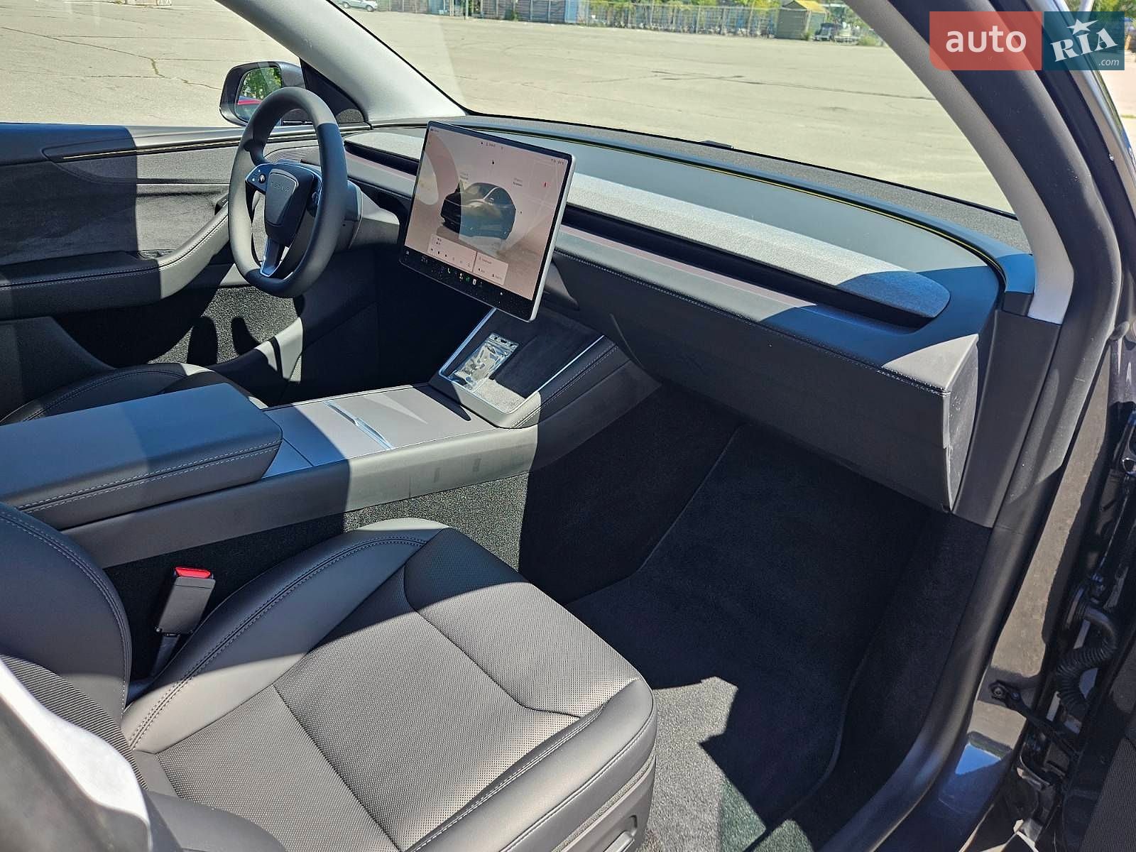 Tesla Model Y 2025 VIN 7SAYGDEE8TA459793 фото оголошення 31 з 34