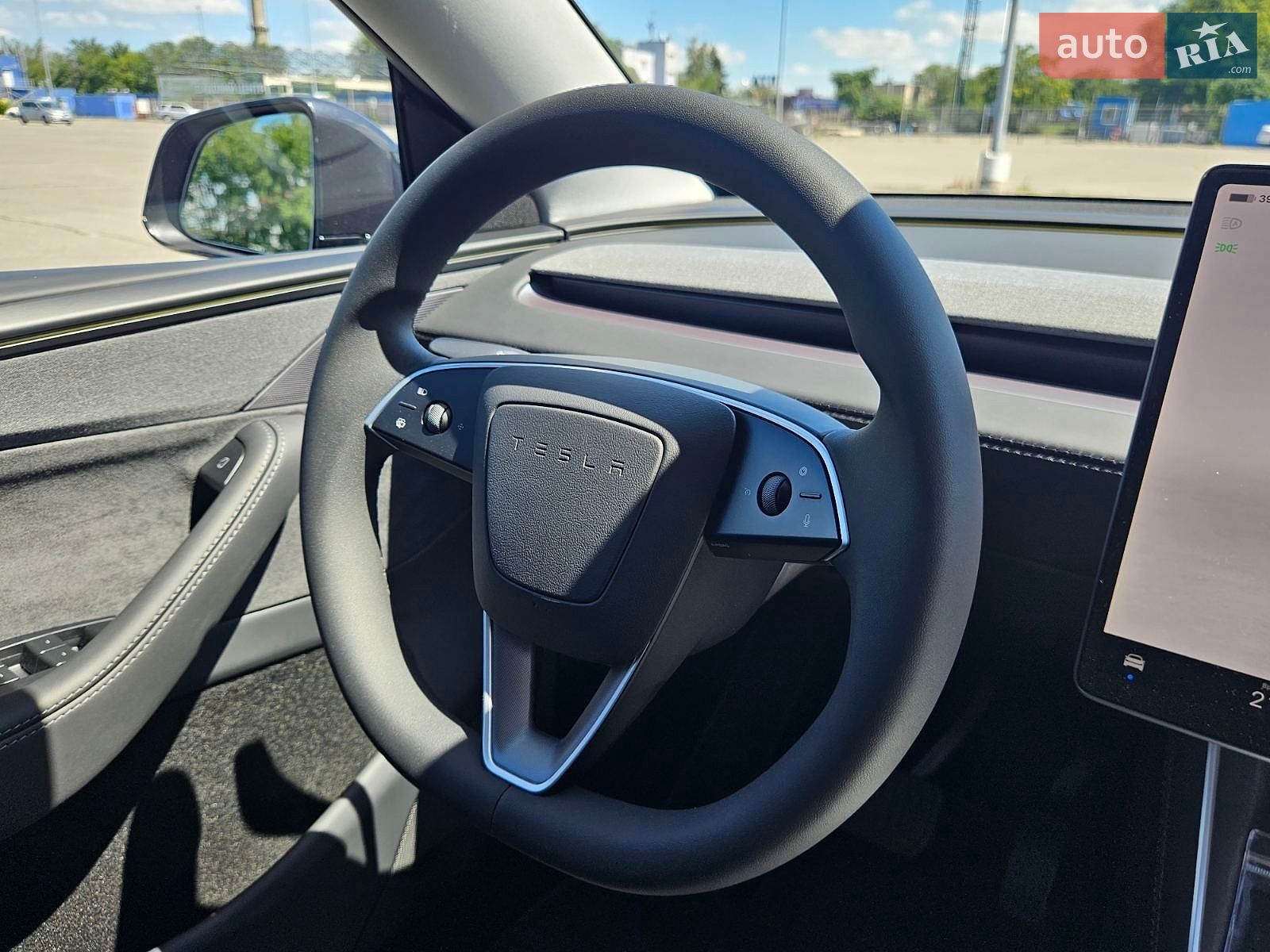 Tesla Model Y 2025 VIN 7SAYGDEE8TA459793 фото оголошення 32 з 34