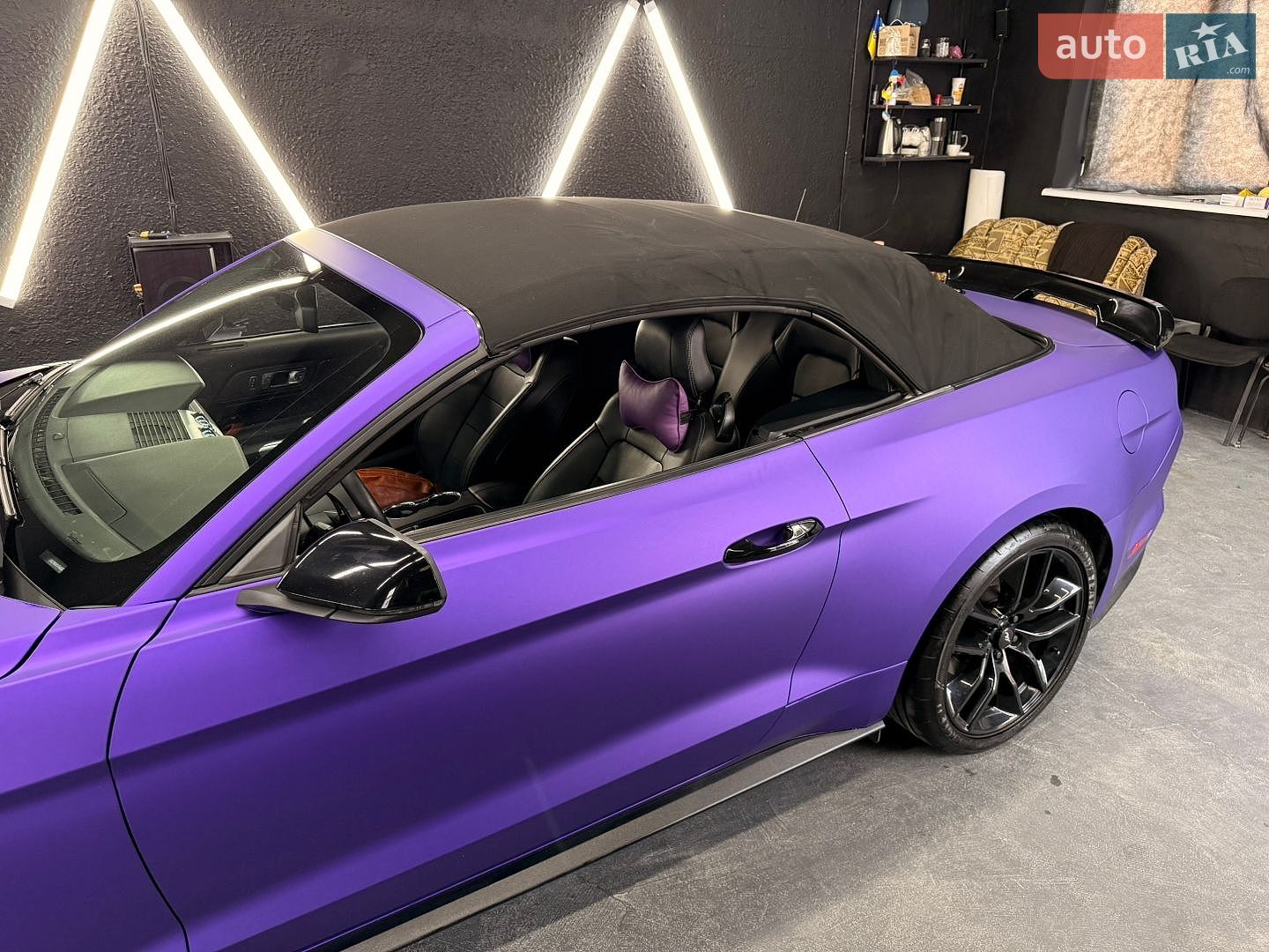 Ford Mustang 2015 VIN 1FATP8UH1F5405275 фото оголошення 17 з 36