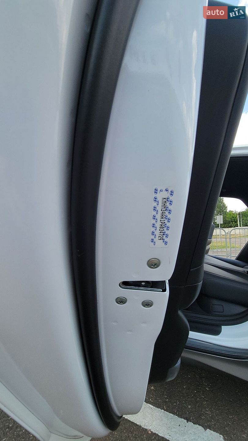 Hyundai Ioniq 6 2023 VIN KMHM34AA1PA034729 фото оголошення 22 з 36