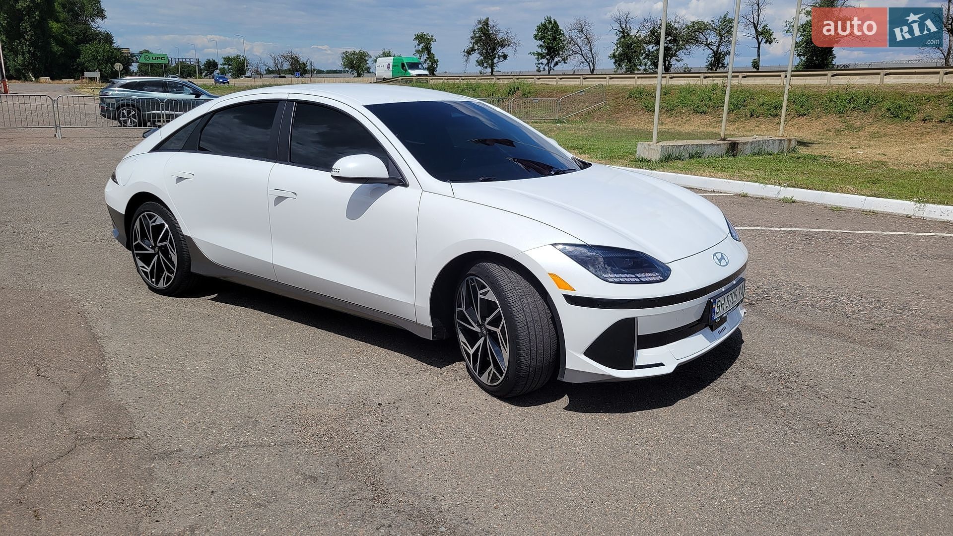 Hyundai Ioniq 6 2023 VIN KMHM34AA1PA034729 фото оголошення 33 з 36
