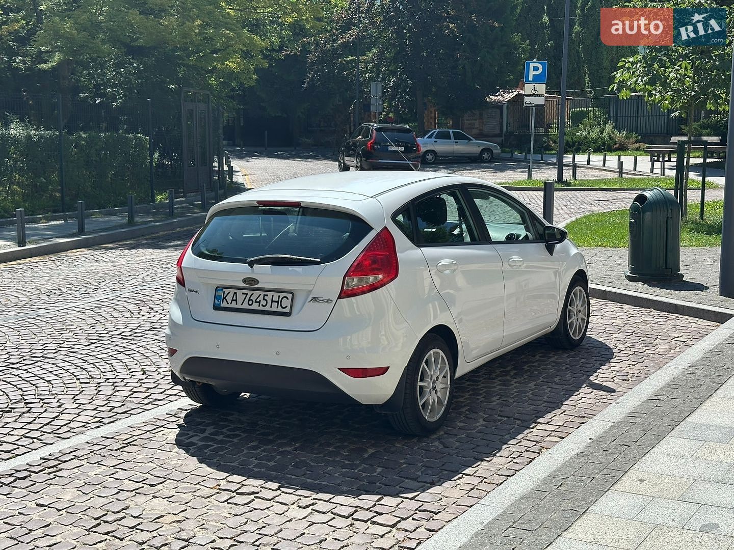Ford Fiesta 2012 VIN WF0JXXGAJJCG31065 фото оголошення 8 з 18