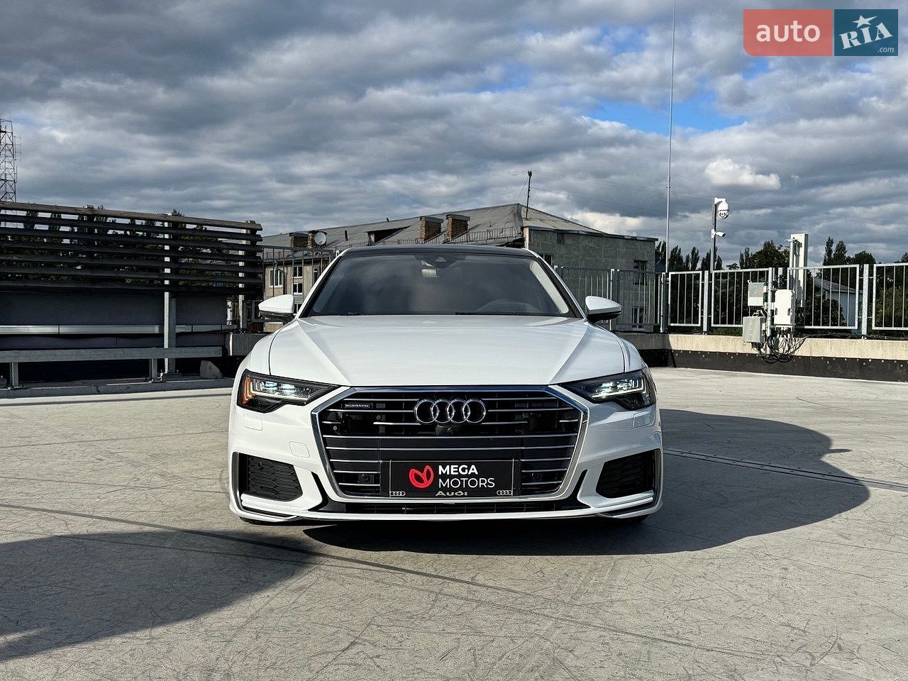 Audi A6 2018 VIN WAUM2AF20KN042570 фото оголошення 4 з 28