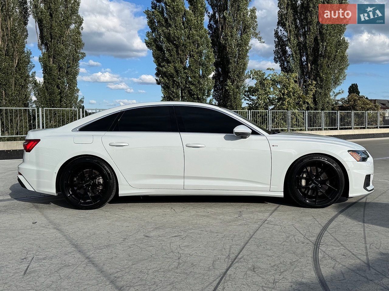 Audi A6 2018 VIN WAUM2AF20KN042570 фото оголошення 8 з 28