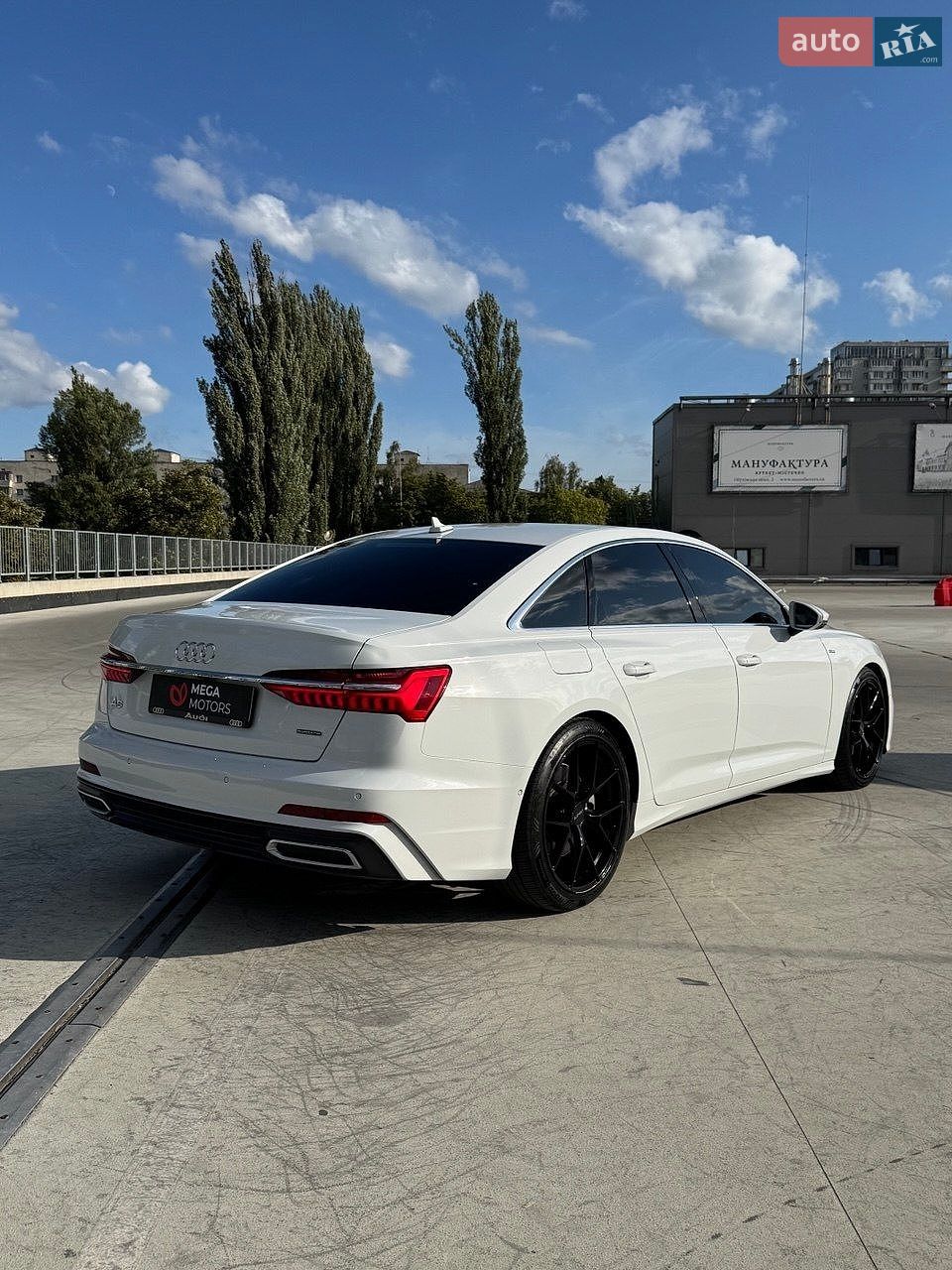 Audi A6 2018 VIN WAUM2AF20KN042570 фото оголошення 10 з 28