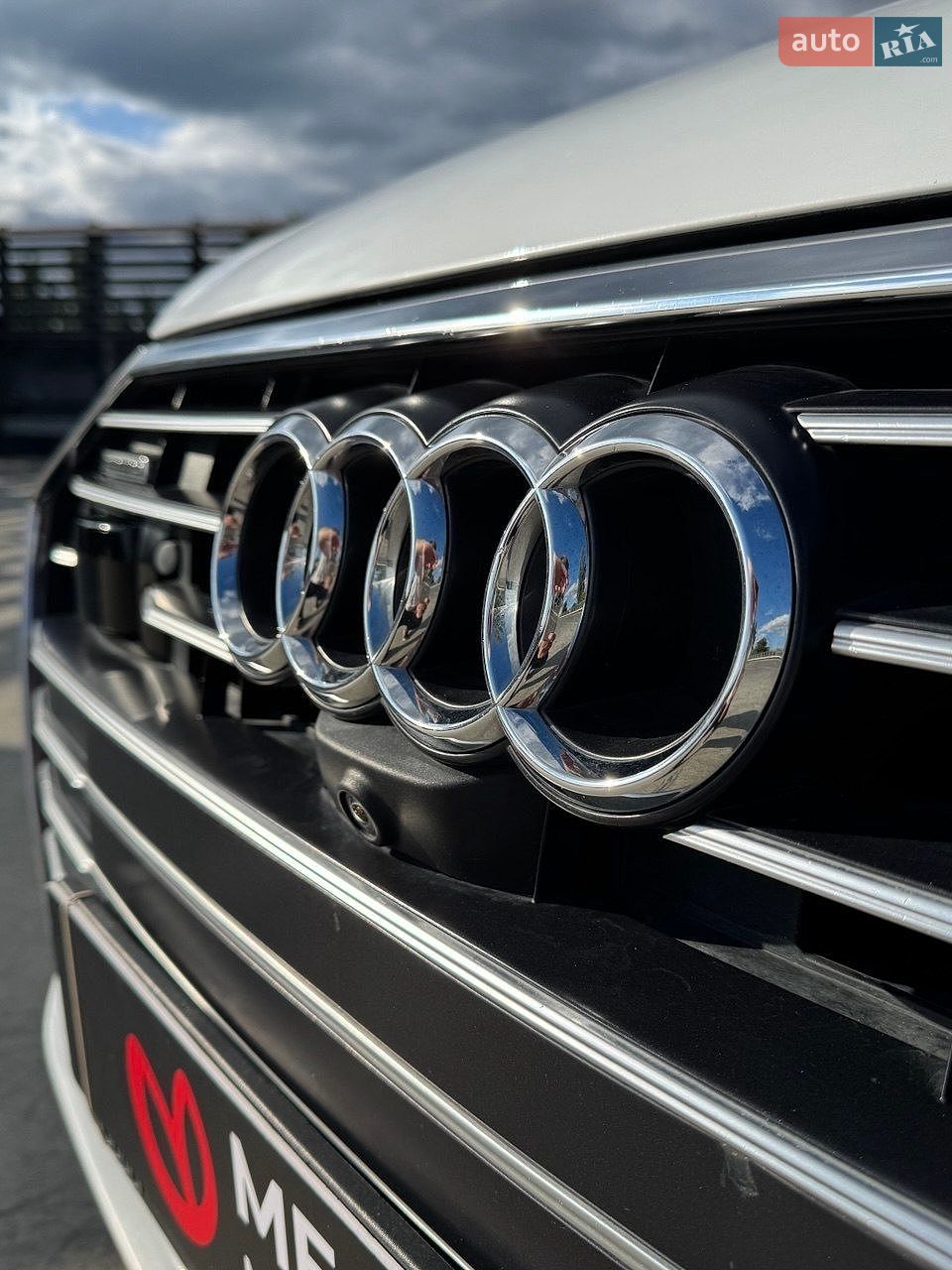 Audi A6 2018 VIN WAUM2AF20KN042570 фото оголошення 5 з 28
