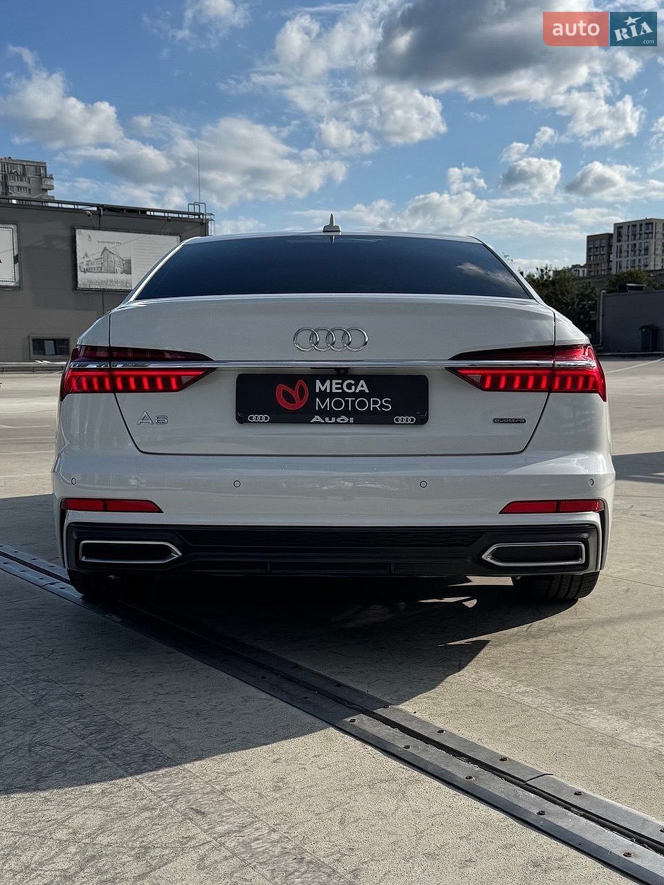 Audi A6 2018 VIN WAUM2AF20KN042570 фото оголошення 13 з 28