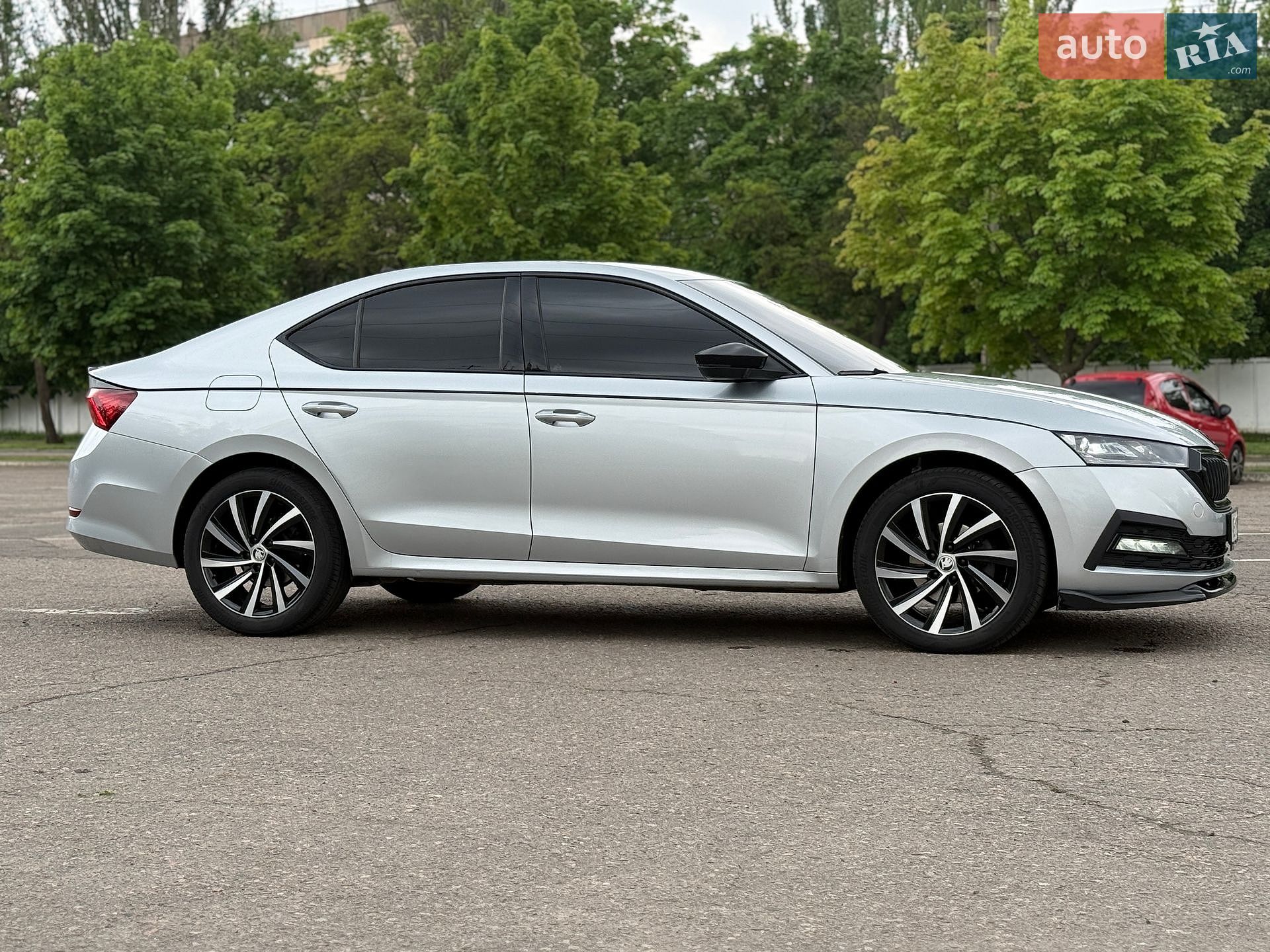 Skoda Octavia 2021 VIN TMBAJ7NX6NY015904 фото оголошення 11 з 91