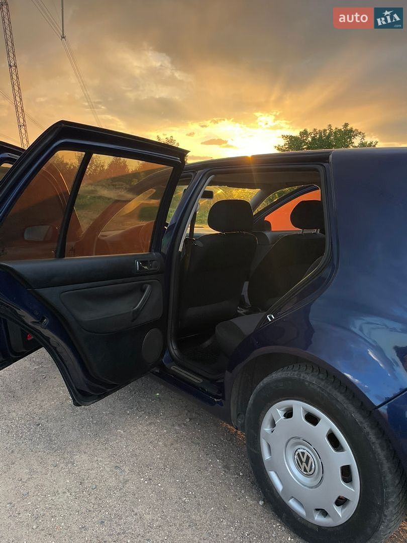 Volkswagen Golf 2001 VIN WVWZZZ1JZ1U464148 фото оголошення 22 з 36