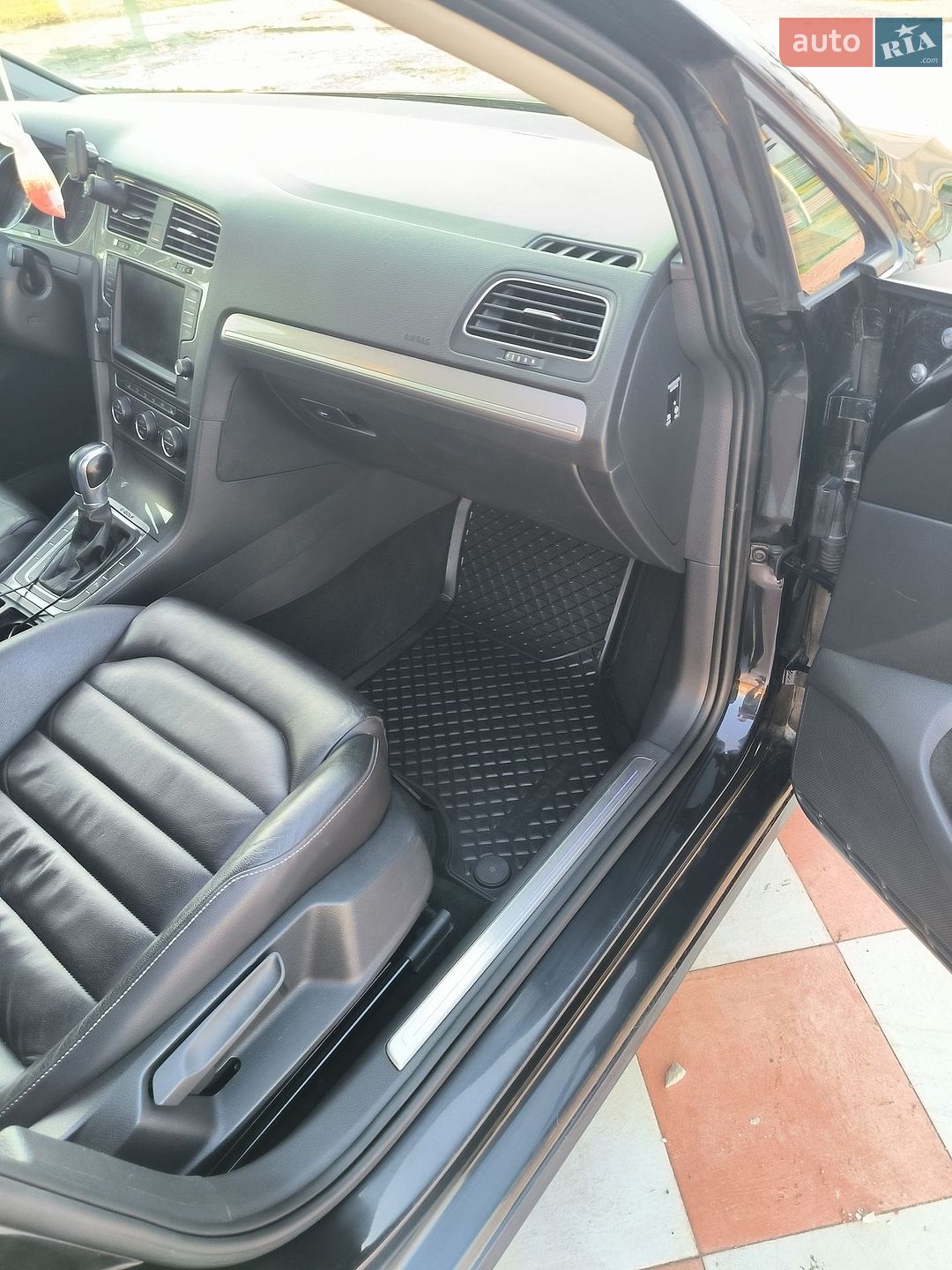 Volkswagen e-Golf 2015 VIN WVWZZZAUZGW907212 фото оголошення 28 з 31