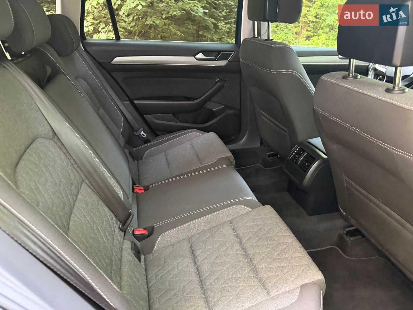 Volkswagen Passat 2023 VIN WVWZZZ3CZPE032119 фото оголошення 2 з 18