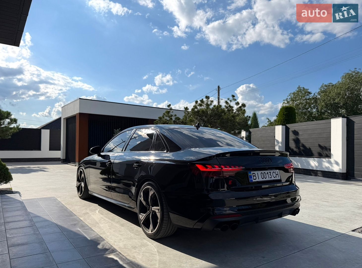 Audi S4 2023 VIN WAUC4AF42PA066097 фото оголошення 14 з 23