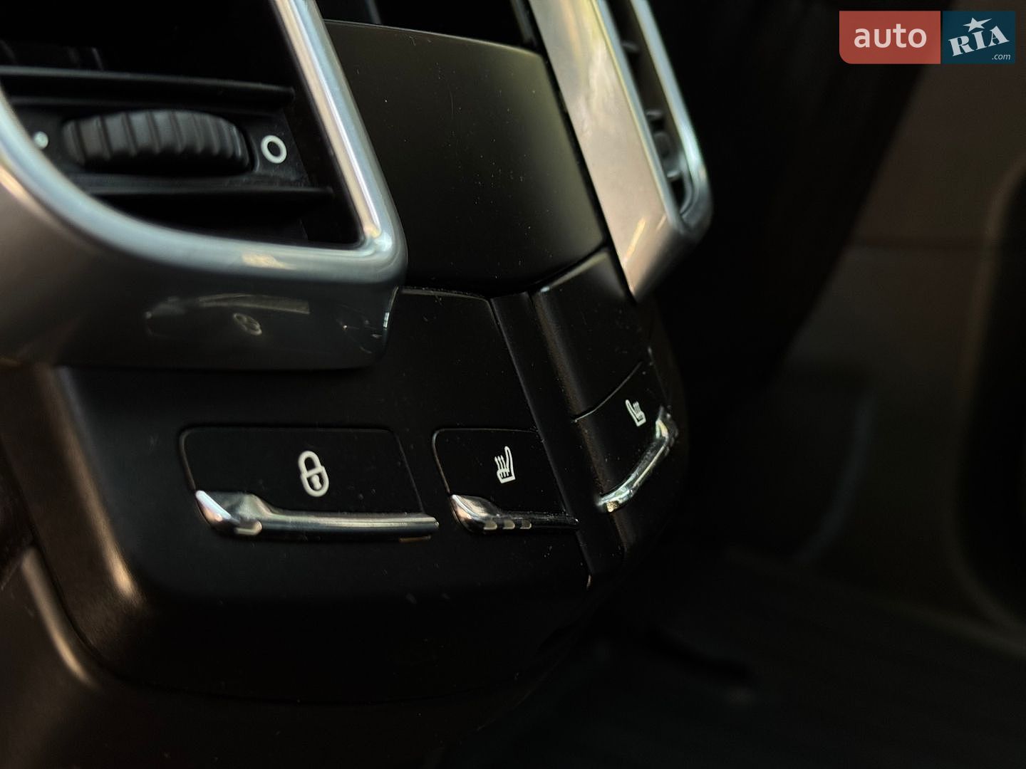 Porsche Cayenne 2013 VIN WP1AA2A20ELA01733 фото оголошення 63 з 66