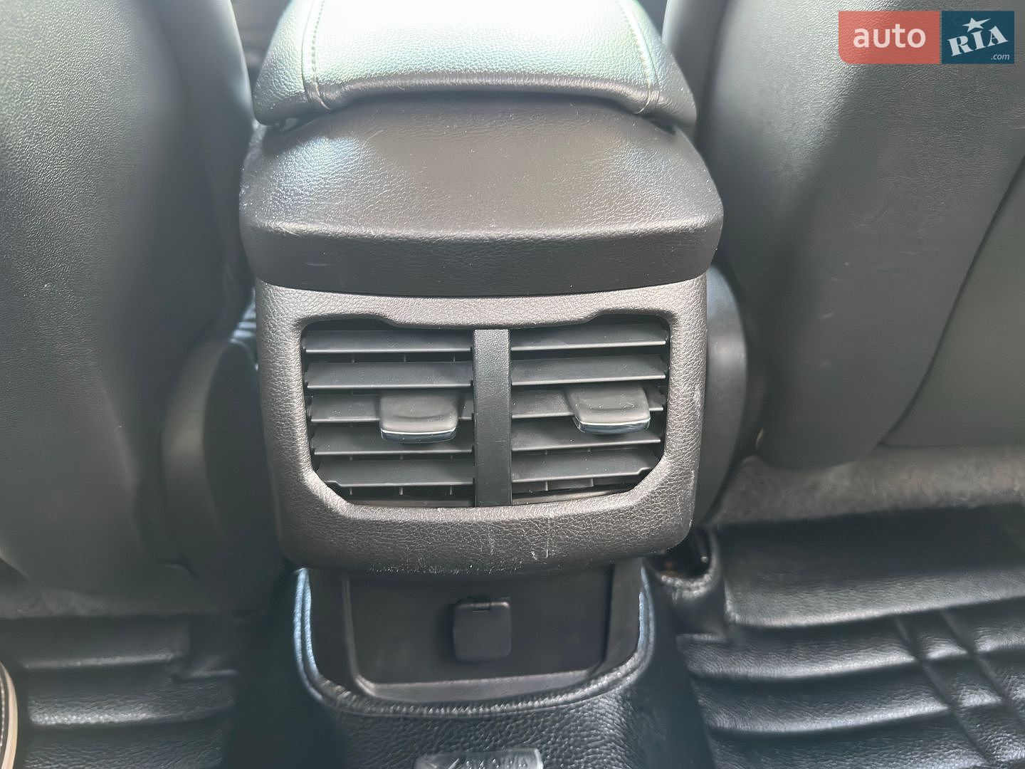 Ford Fusion 2016 VIN 3FA6P0H73GR335809 фото оголошення 16 з 27