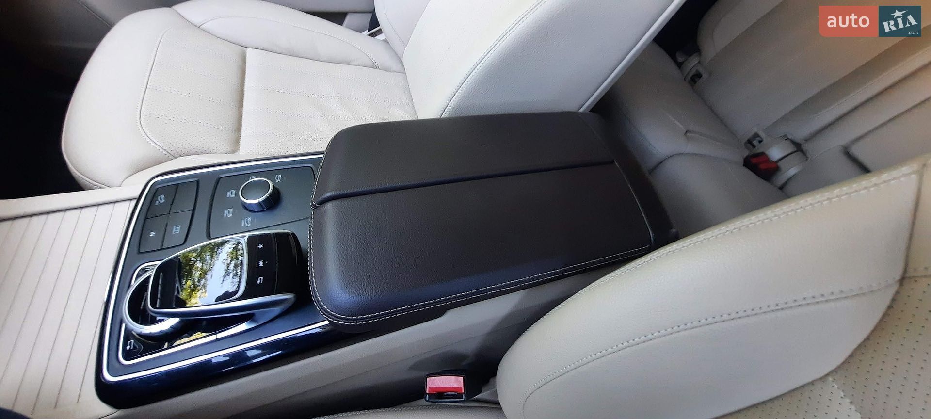 Mercedes-Benz GLE-Class 2017 VIN 4JGDA5HB9HA909860 фото оголошення 79 з 133