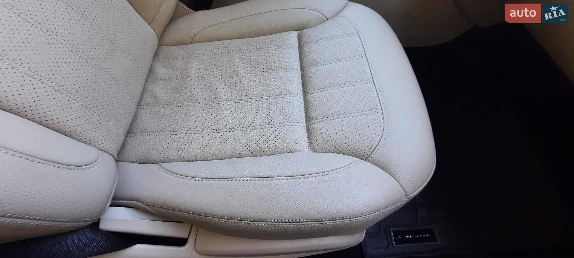 Mercedes-Benz GLE-Class 2017 VIN 4JGDA5HB9HA909860 фото оголошення 116 з 133