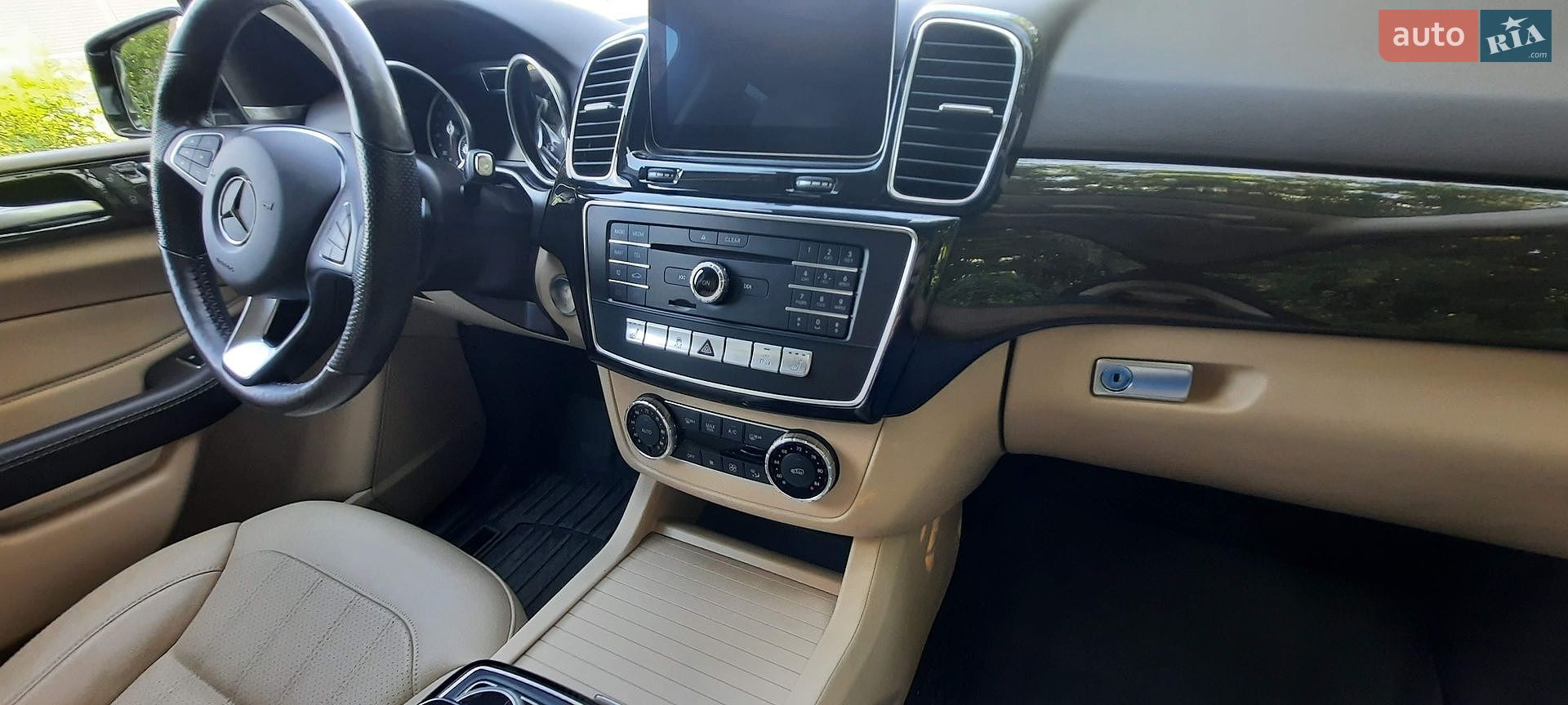 Mercedes-Benz GLE-Class 2017 VIN 4JGDA5HB9HA909860 фото оголошення 123 з 133
