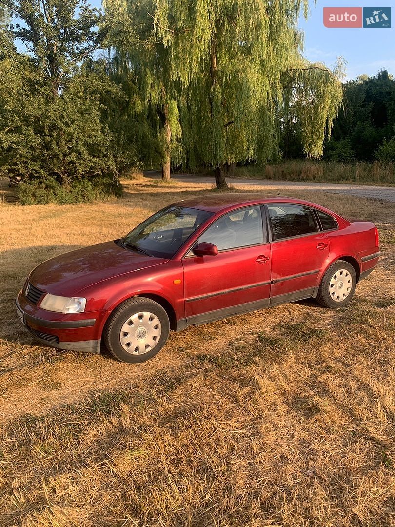 Volkswagen Passat 1997 VIN WVWZZZ3BZWP281883 фото оголошення 2 з 14