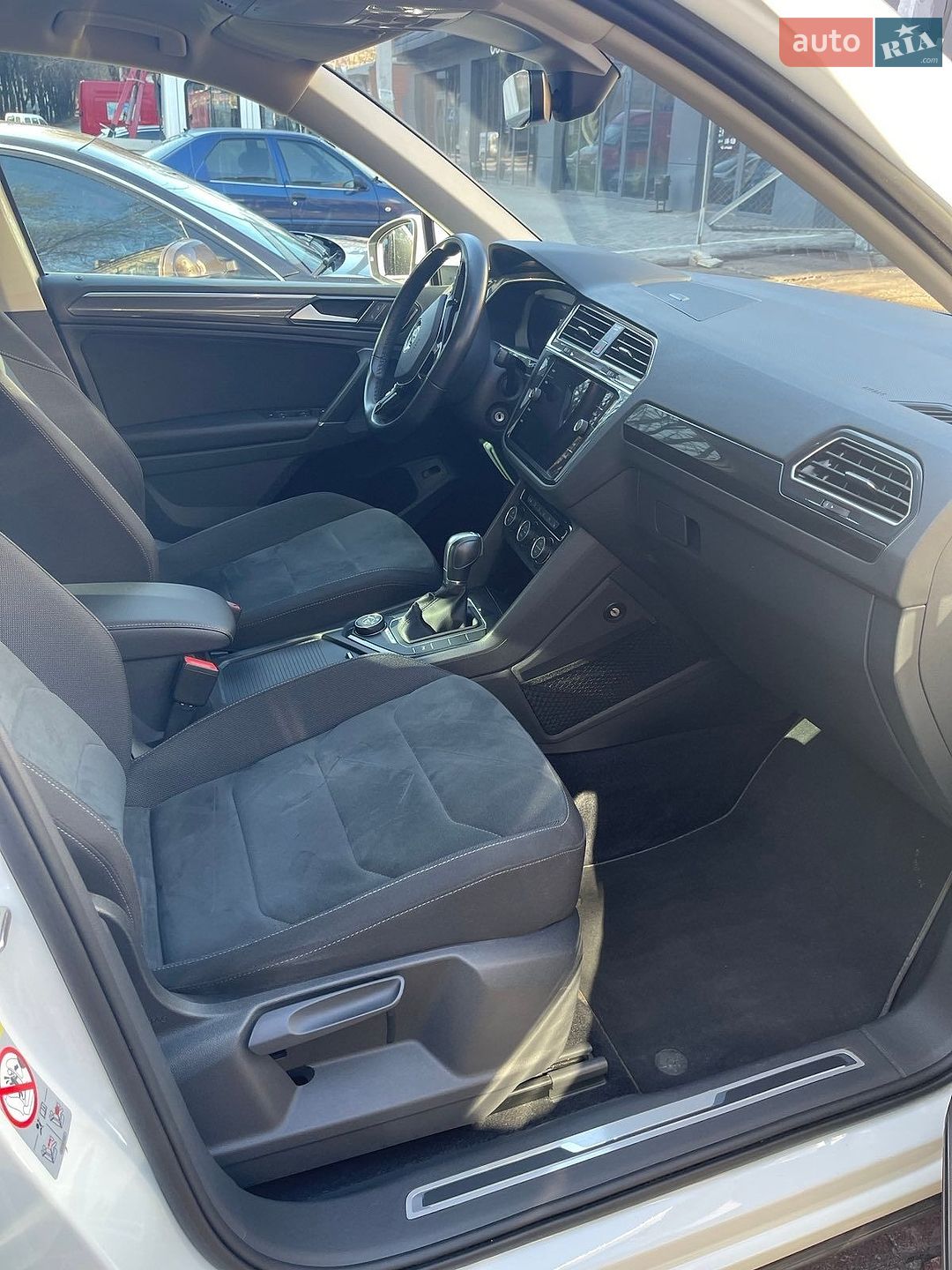 Volkswagen Tiguan 2018 VIN WVGZZZ5NZJW905103 фото оголошення 3 з 8