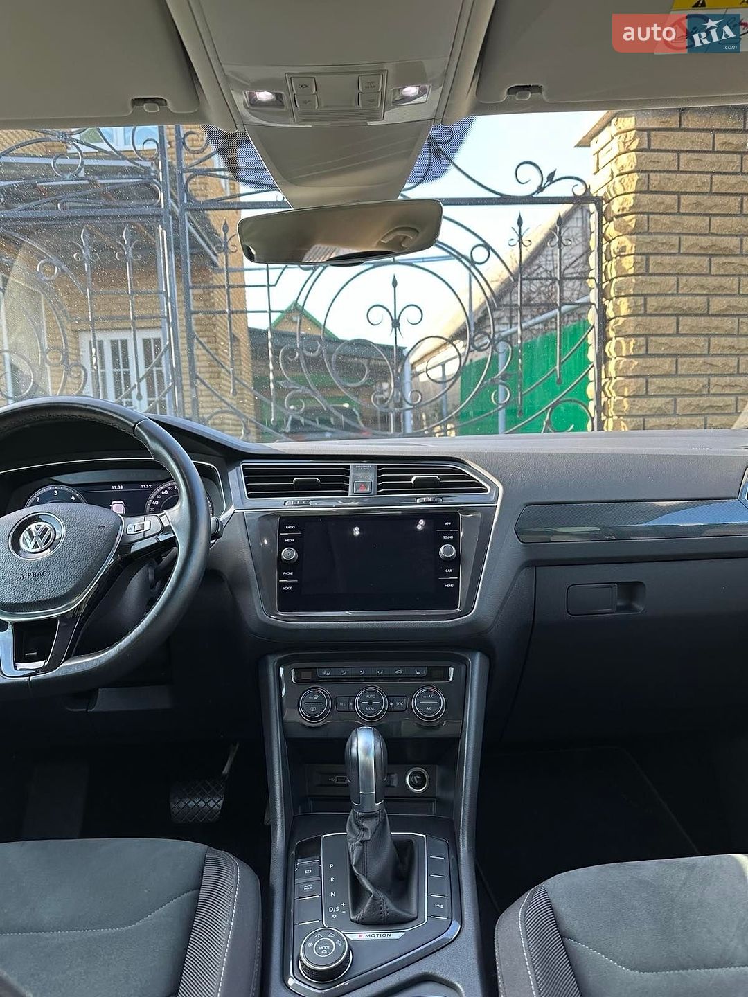 Volkswagen Tiguan 2018 VIN WVGZZZ5NZJW905103 фото оголошення 4 з 8