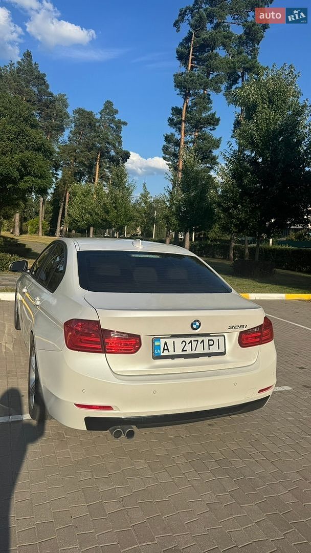 BMW 3 Series 2014 VIN WBA3A5G5XFNS84321 фото оголошення 3 з 10
