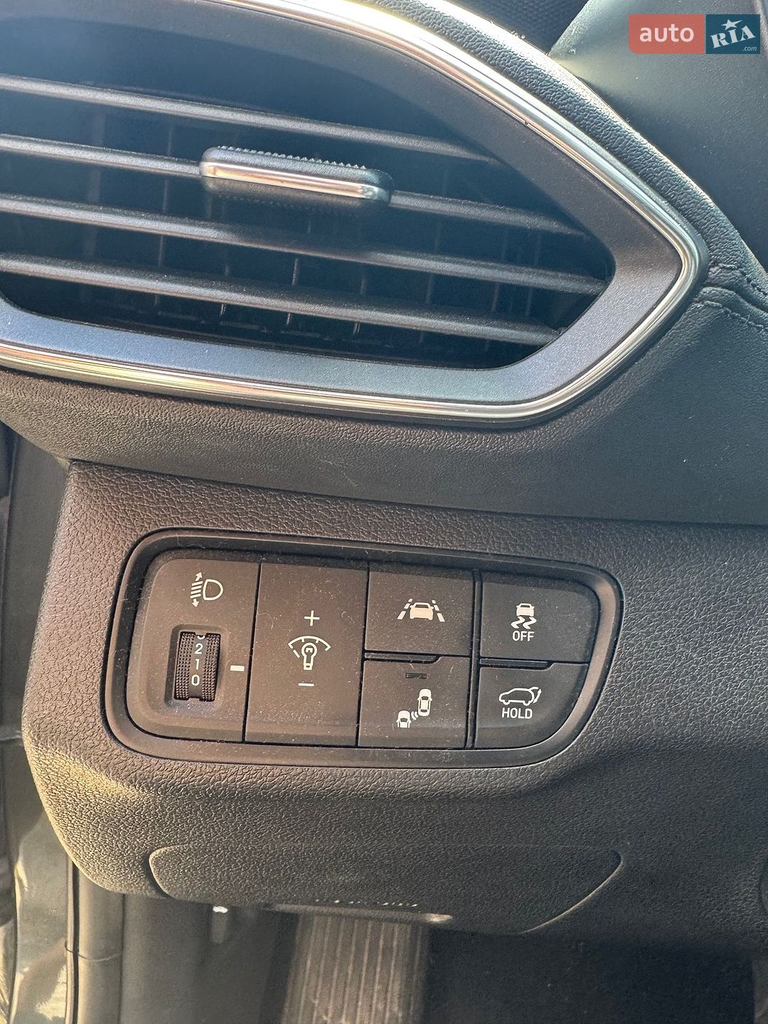 Hyundai Santa FE 2018 VIN KMHS281BBKU030399 фото оголошення 18 з 41