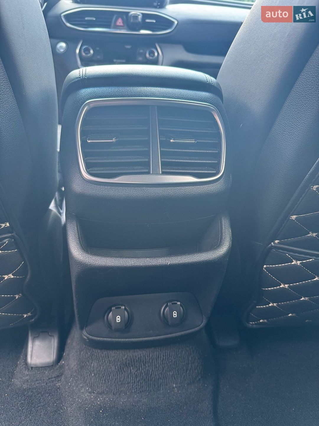 Hyundai Santa FE 2018 VIN KMHS281BBKU030399 фото оголошення 31 з 41