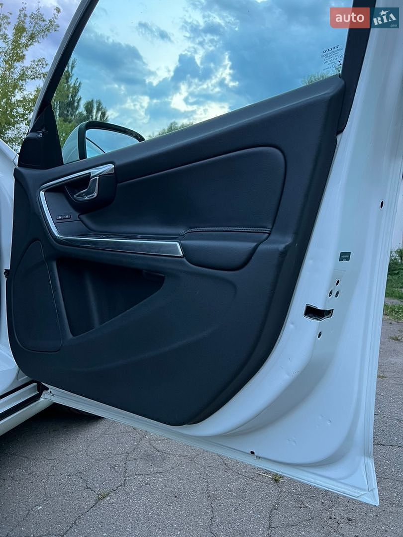 Volvo S60 2012 VIN YV1612FH1D2192081 фото оголошення 11 з 45