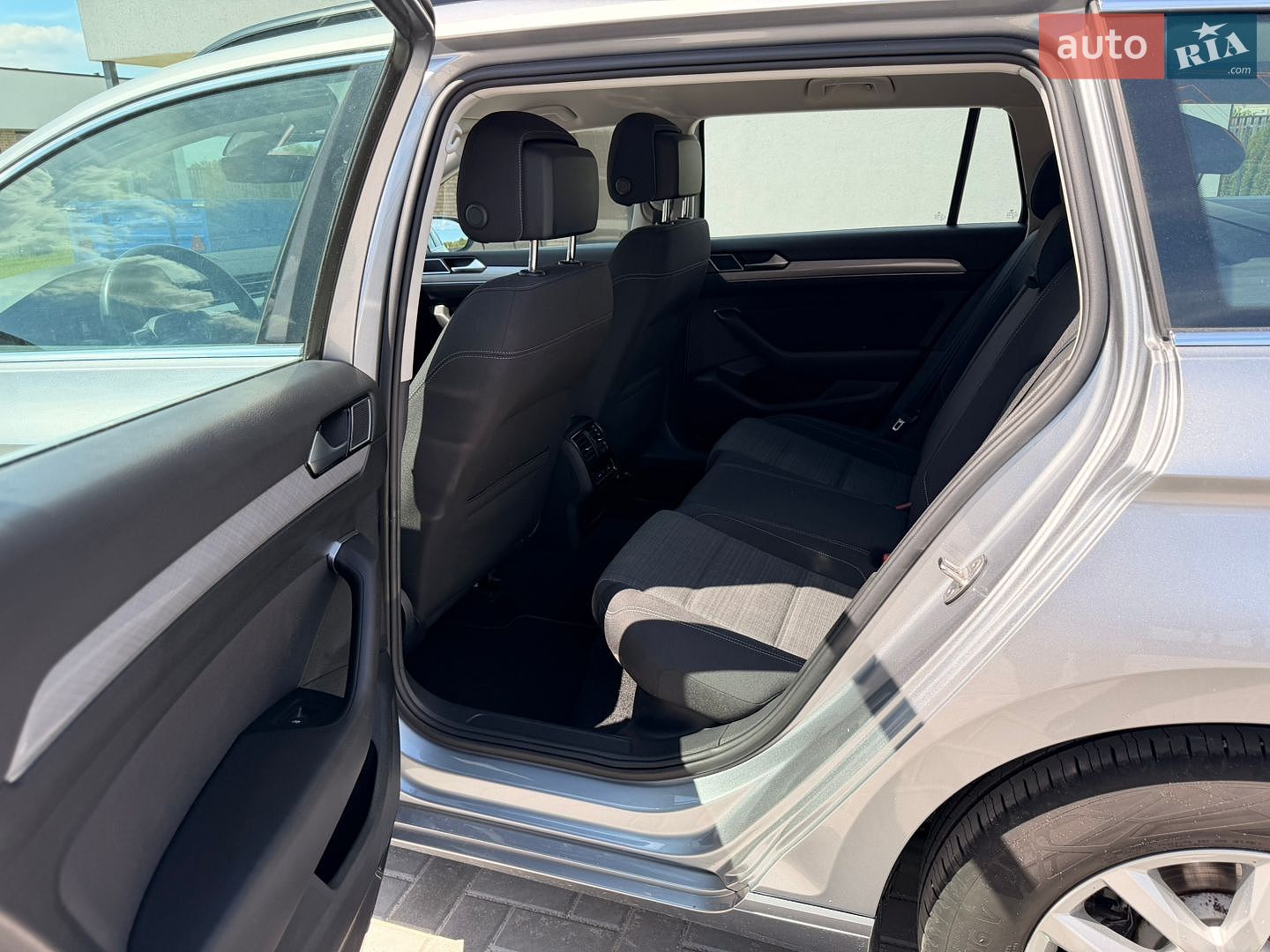 Volkswagen Passat 2020 VIN WVWZZZ3CZME040087 фото оголошення 14 з 30