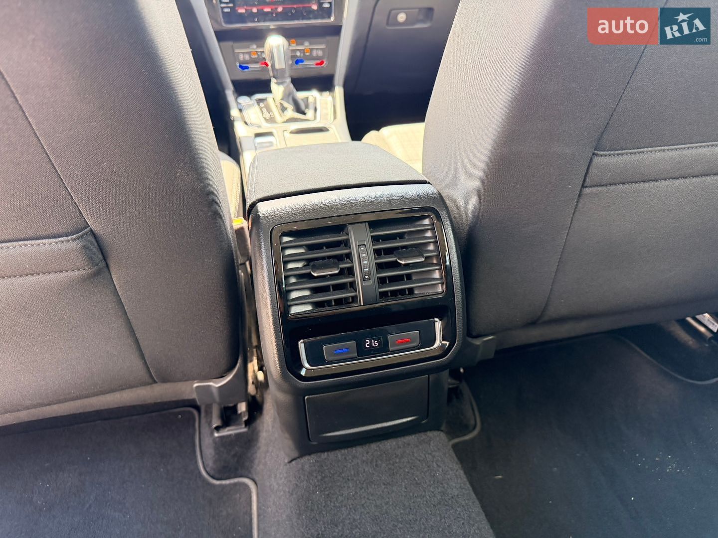 Volkswagen Passat 2020 VIN WVWZZZ3CZME040087 фото оголошення 16 з 30