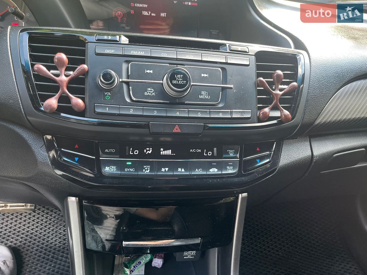 Honda Accord 2017 VIN 1HGCR2F51HA134590 фото оголошення 13 з 25