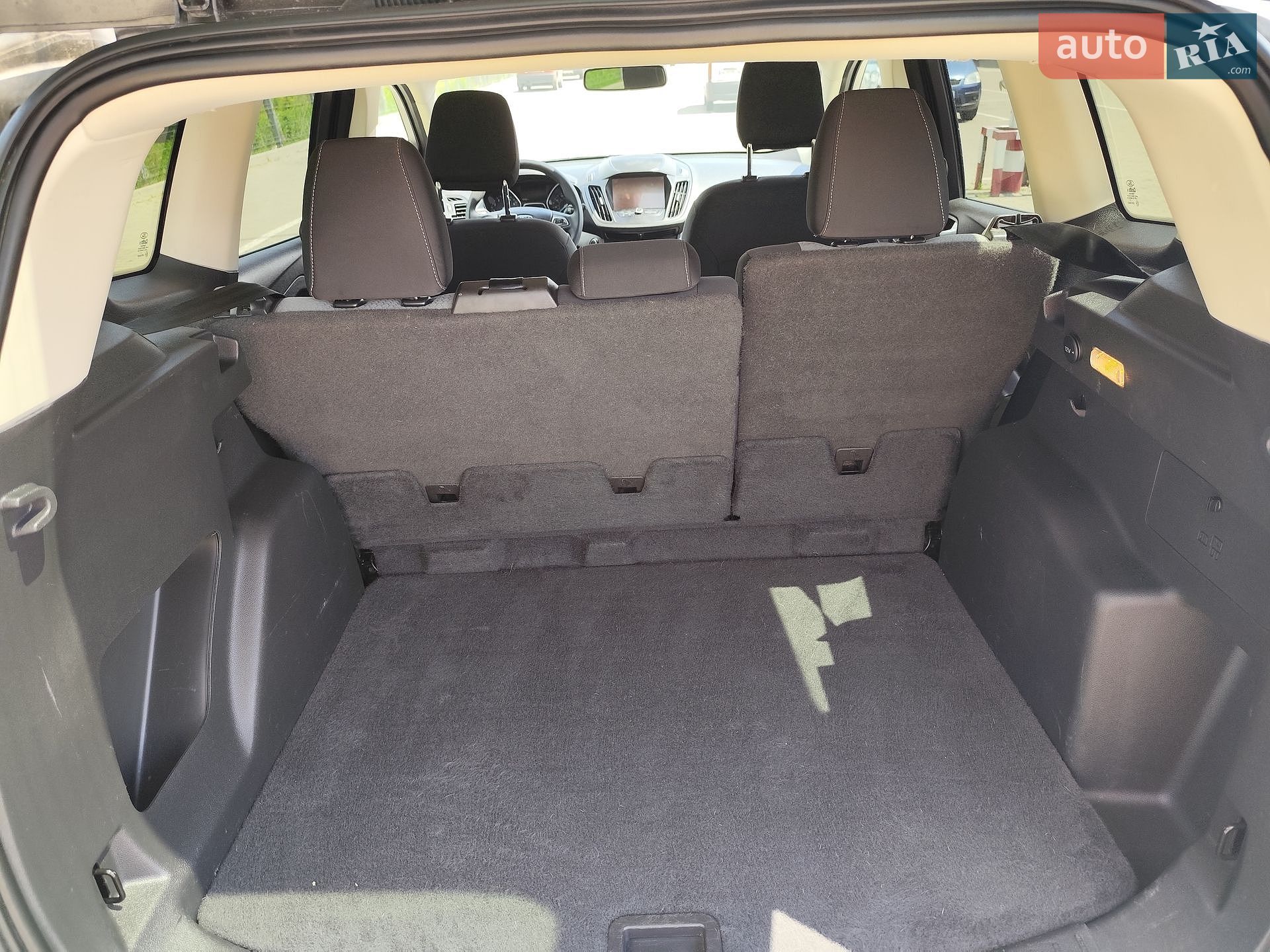 Ford Escape 2019 VIN 1FMCU0GD4KUA47937 фото оголошення 21 з 23