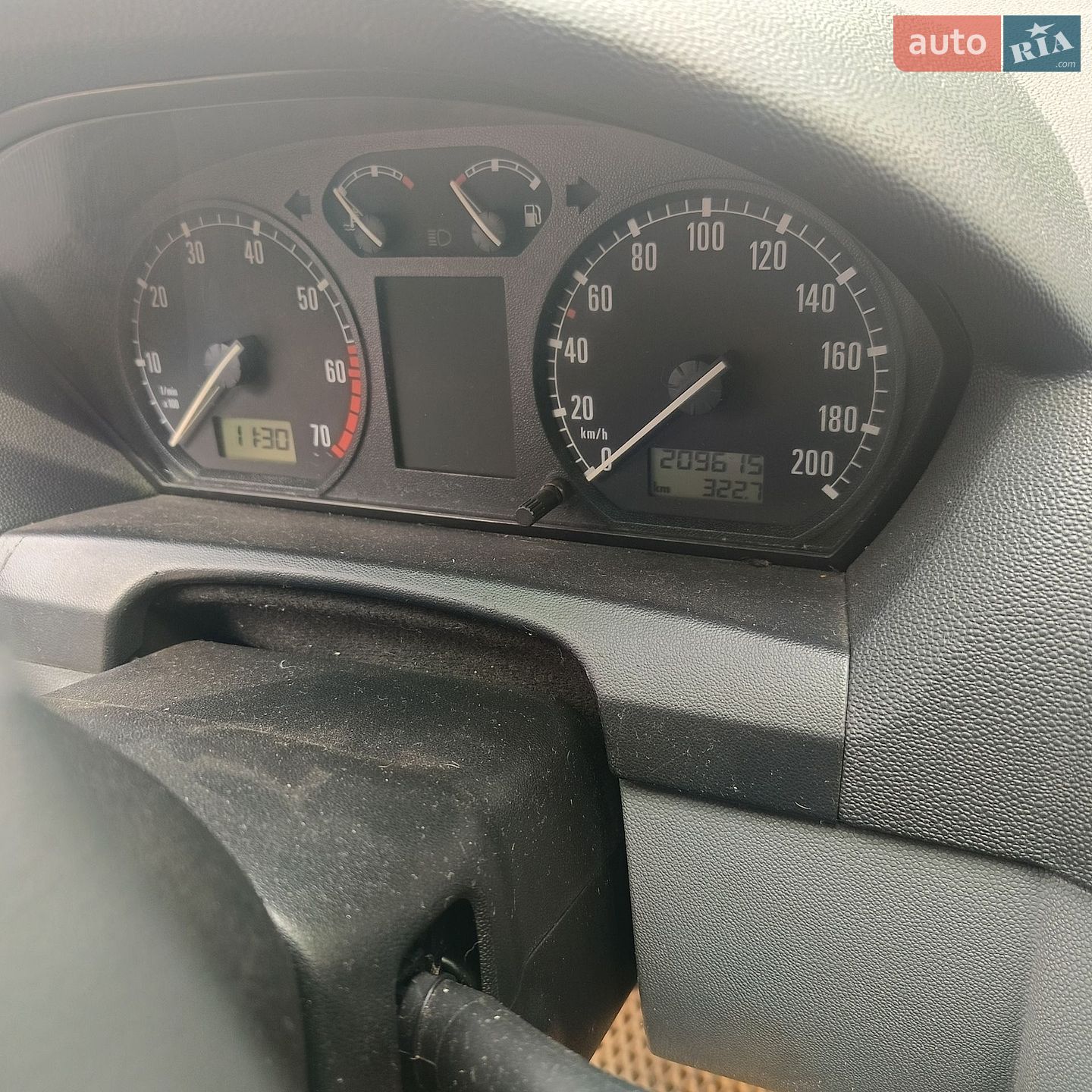Skoda Fabia 2002 VIN TMBPH16Y523560740 фото оголошення 3 з 8