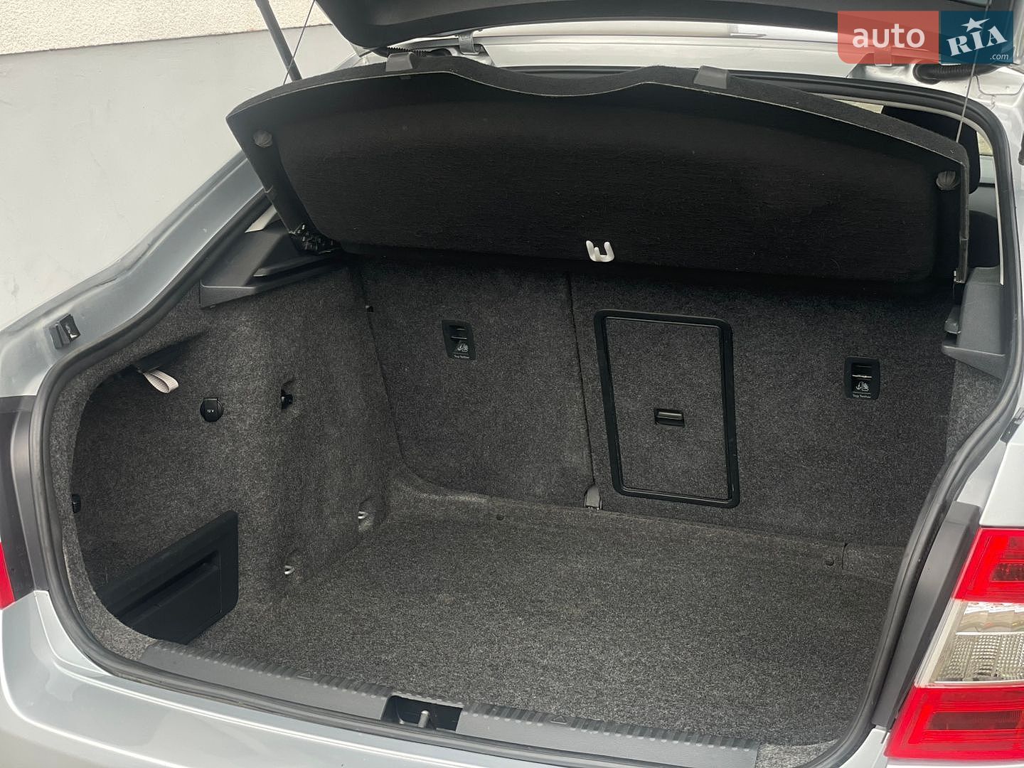 Skoda Octavia 2015 VIN TMBAG7NEXG0023695 фото оголошення 37 з 40