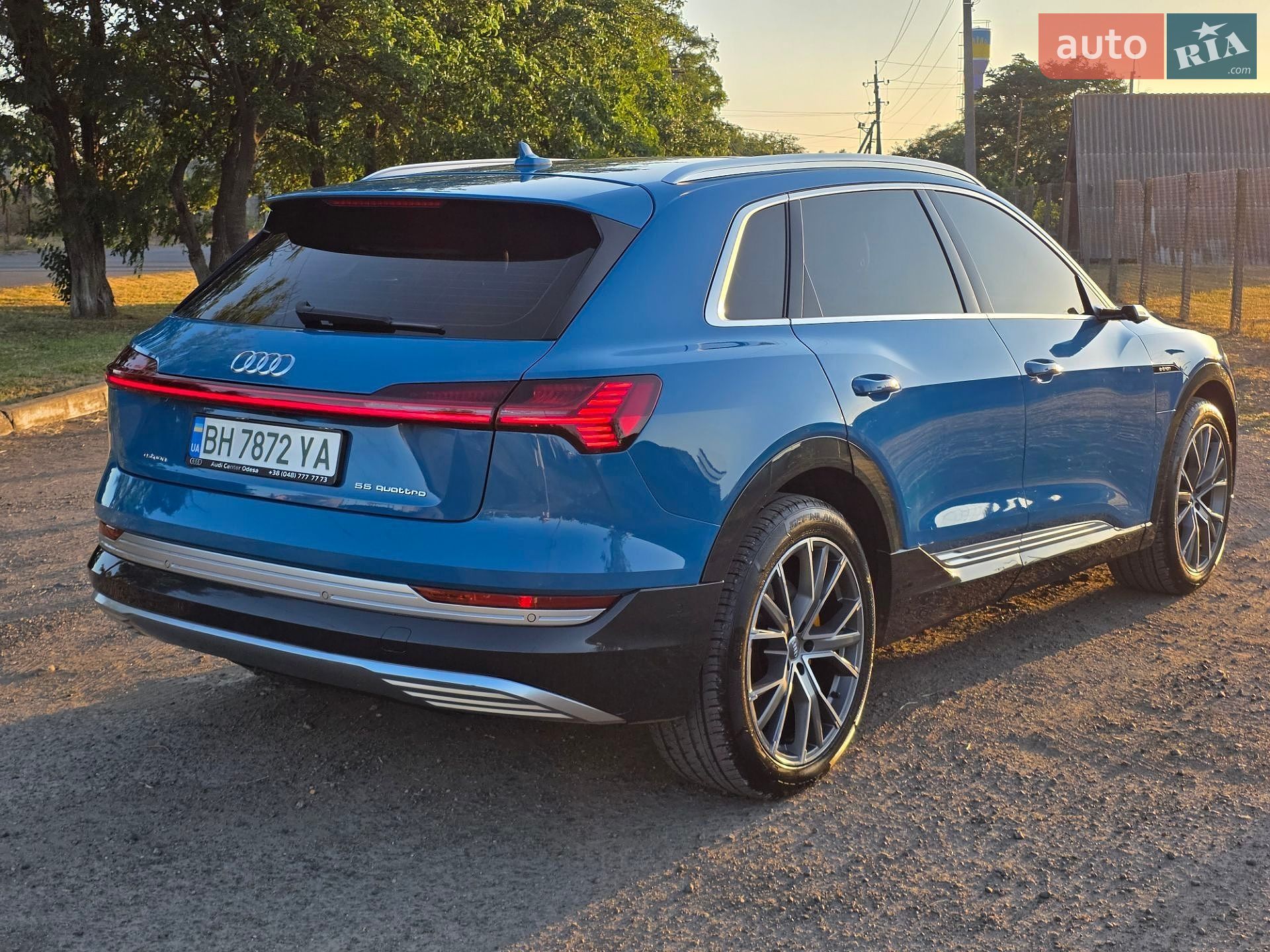 Audi e-tron 2019 VIN WAUZZZGE2KB004364 фото оголошення 5 з 48