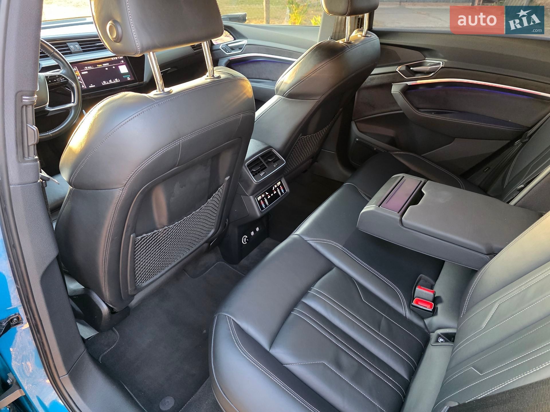 Audi e-tron 2019 VIN WAUZZZGE2KB004364 фото оголошення 17 з 48