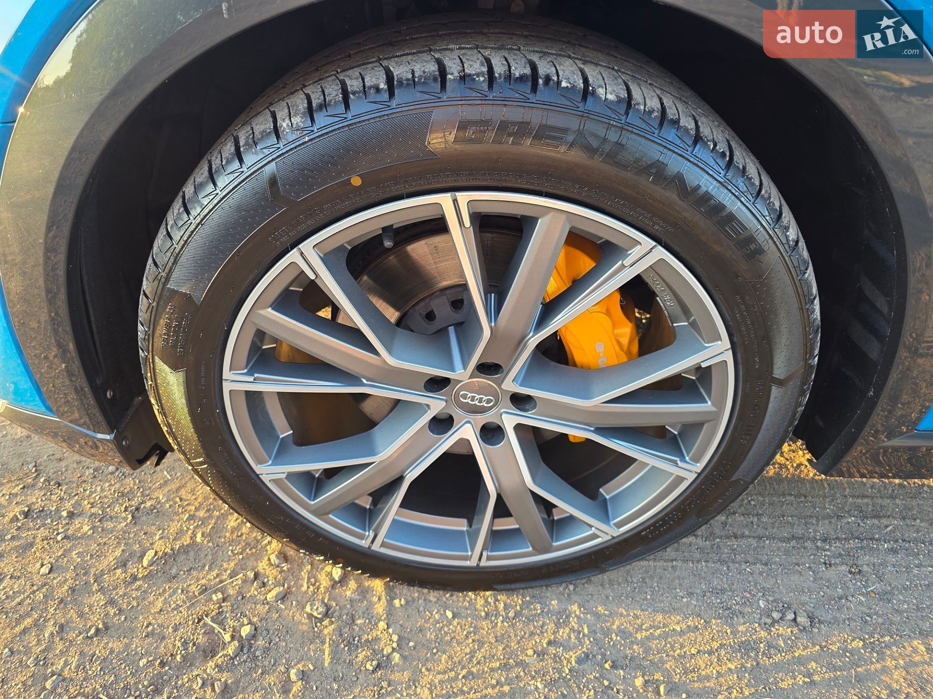 Audi e-tron 2019 VIN WAUZZZGE2KB004364 фото оголошення 12 з 48