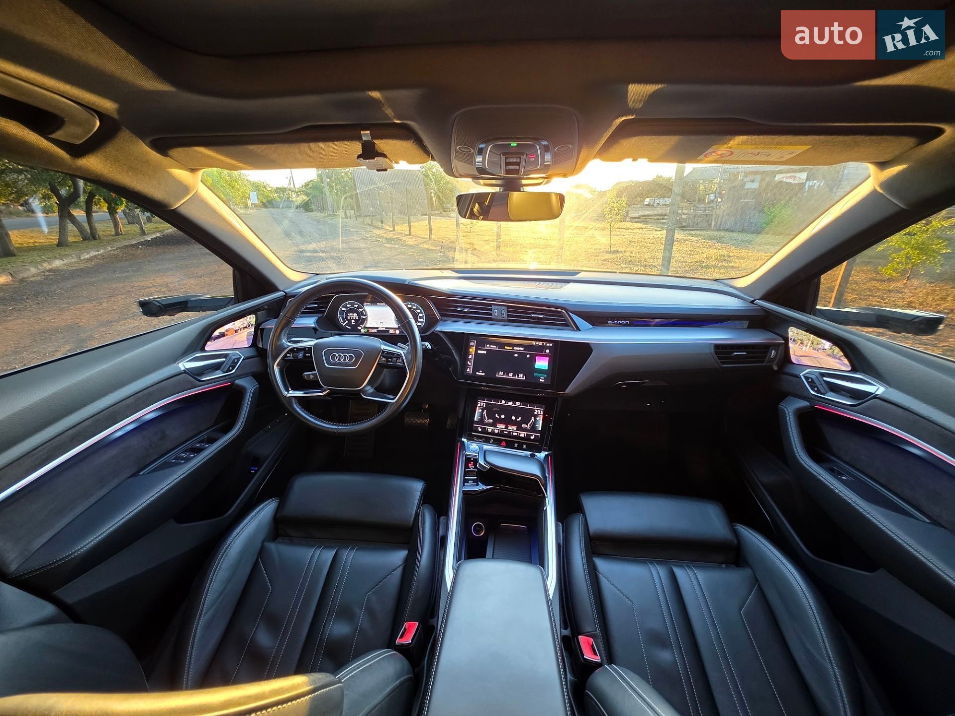 Audi e-tron 2019 VIN WAUZZZGE2KB004364 фото оголошення 23 з 48